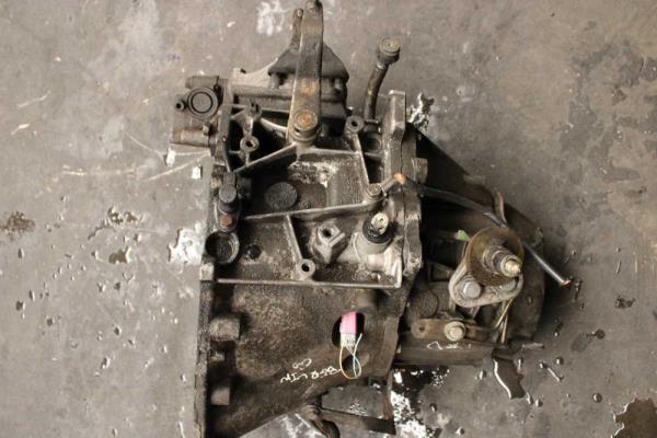 BOITE DE VITESSE MANUEL CITROEN BERLINGO / PEUGEOT PARTNER 1.9D - Vue 3